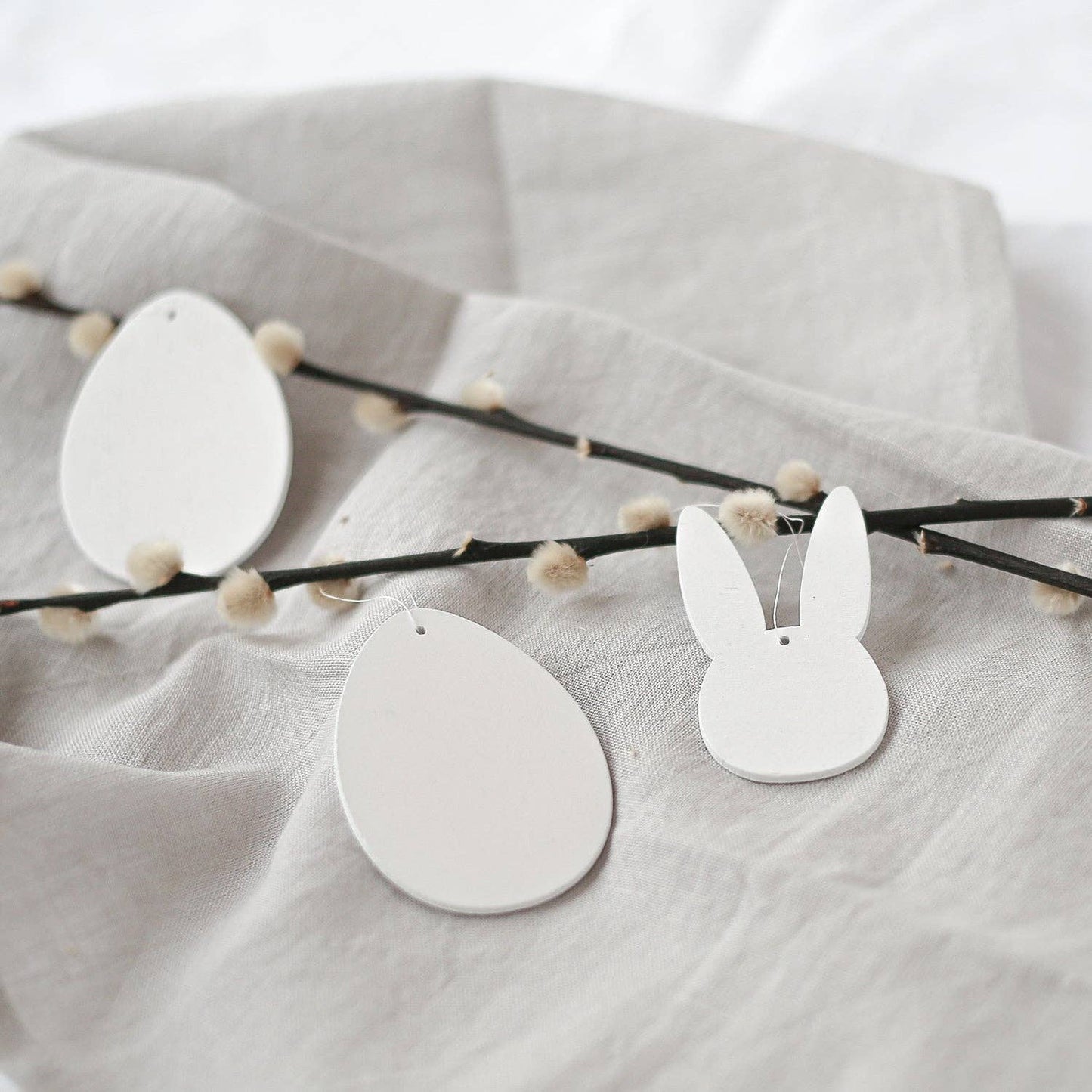 Eulenschnitt Holzanhänger Eier weiß im 8er Set