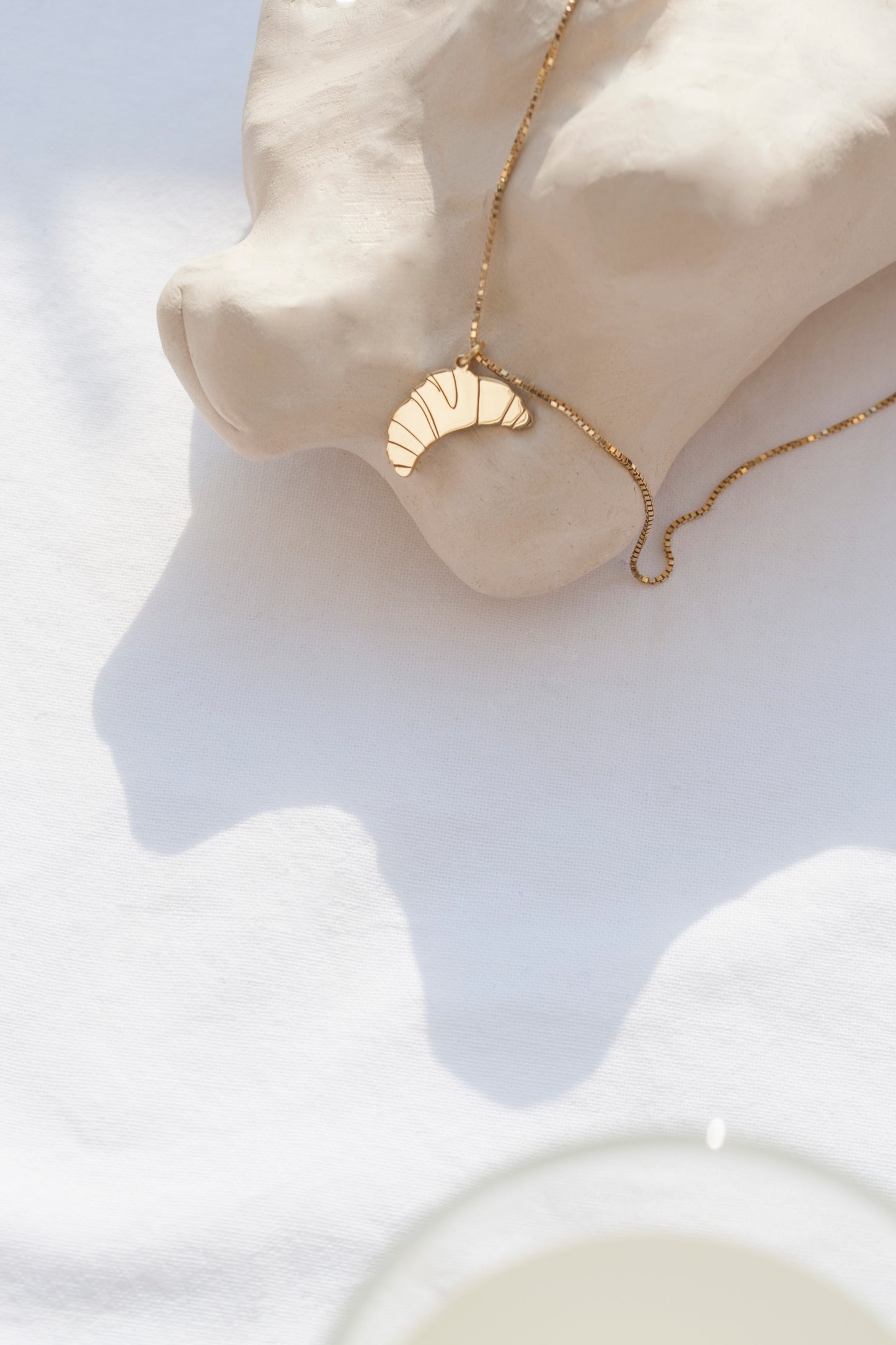 Jukserei Croissant Halskette Gold