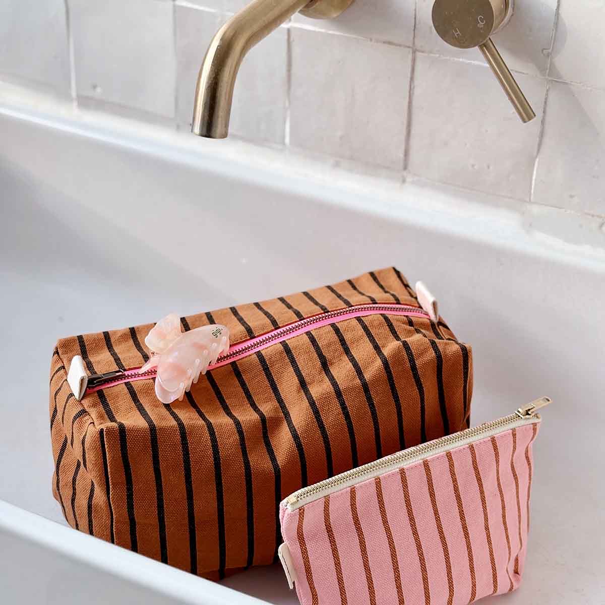 Rose in April SofiaTENNIS TASCHE ERDBEERE / PECAN