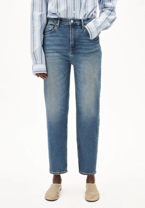 ARMEDANGELS MAIRAA MOM JEANS - CALLISTO