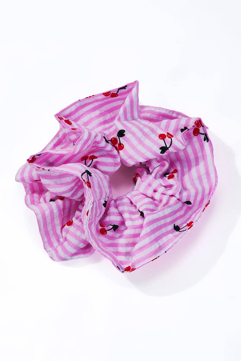 Gestreiftes Scrunchie mit Kirschmuster