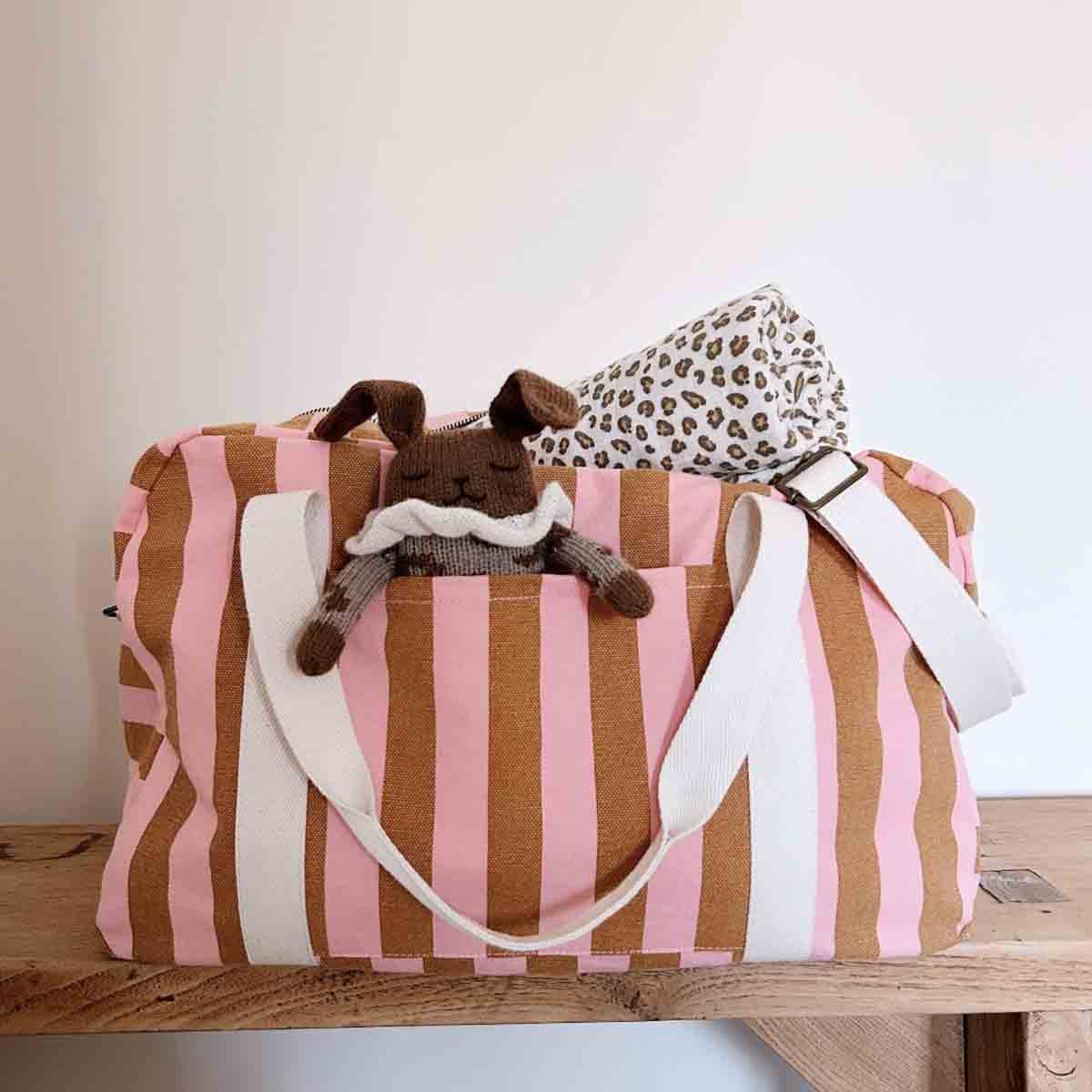 Rose in April Mulltuch mit Mini-Leopardenmuster in Greige