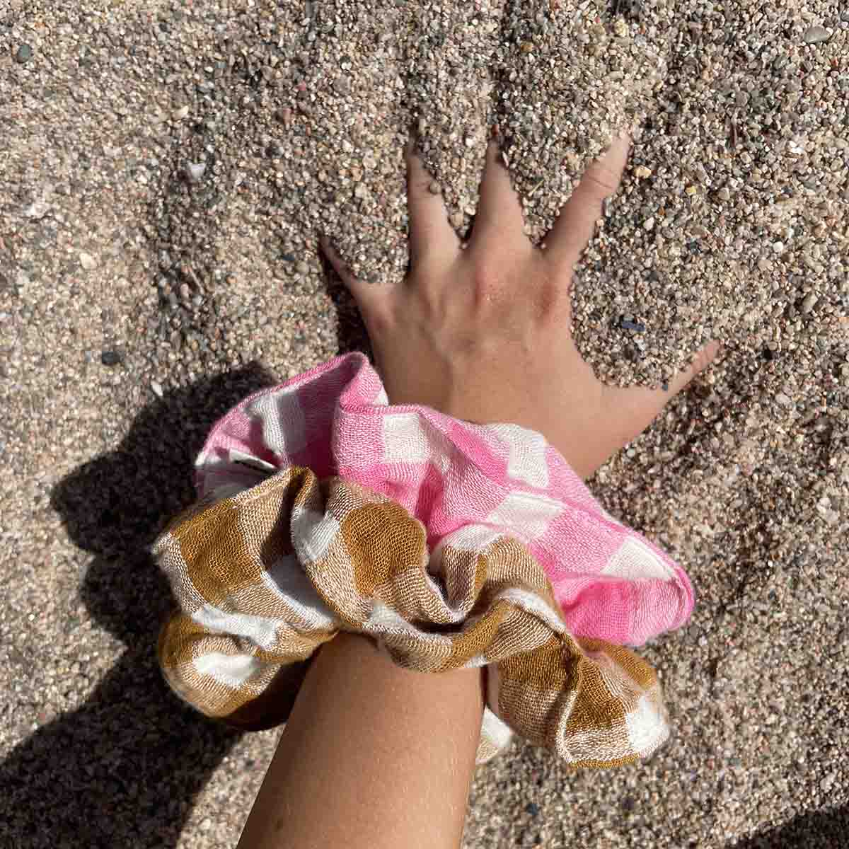 Rose in April - VICHY Scrunchie