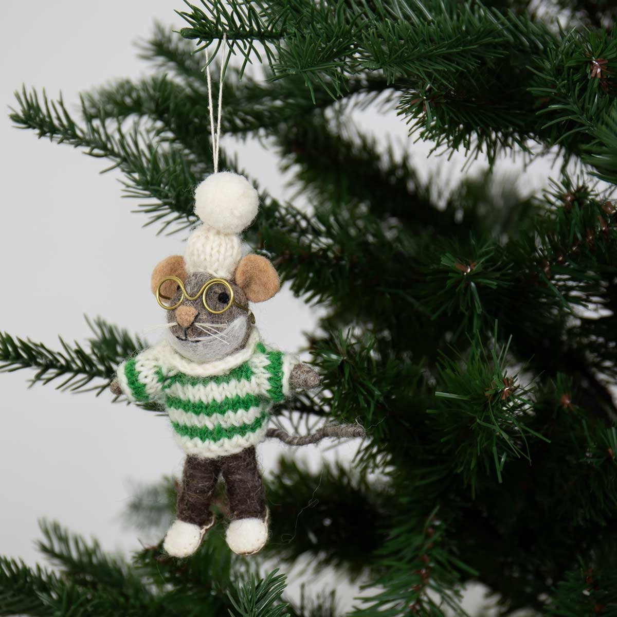 A World Of Craft Opa-Maus mit Hausschuhen aus Filz