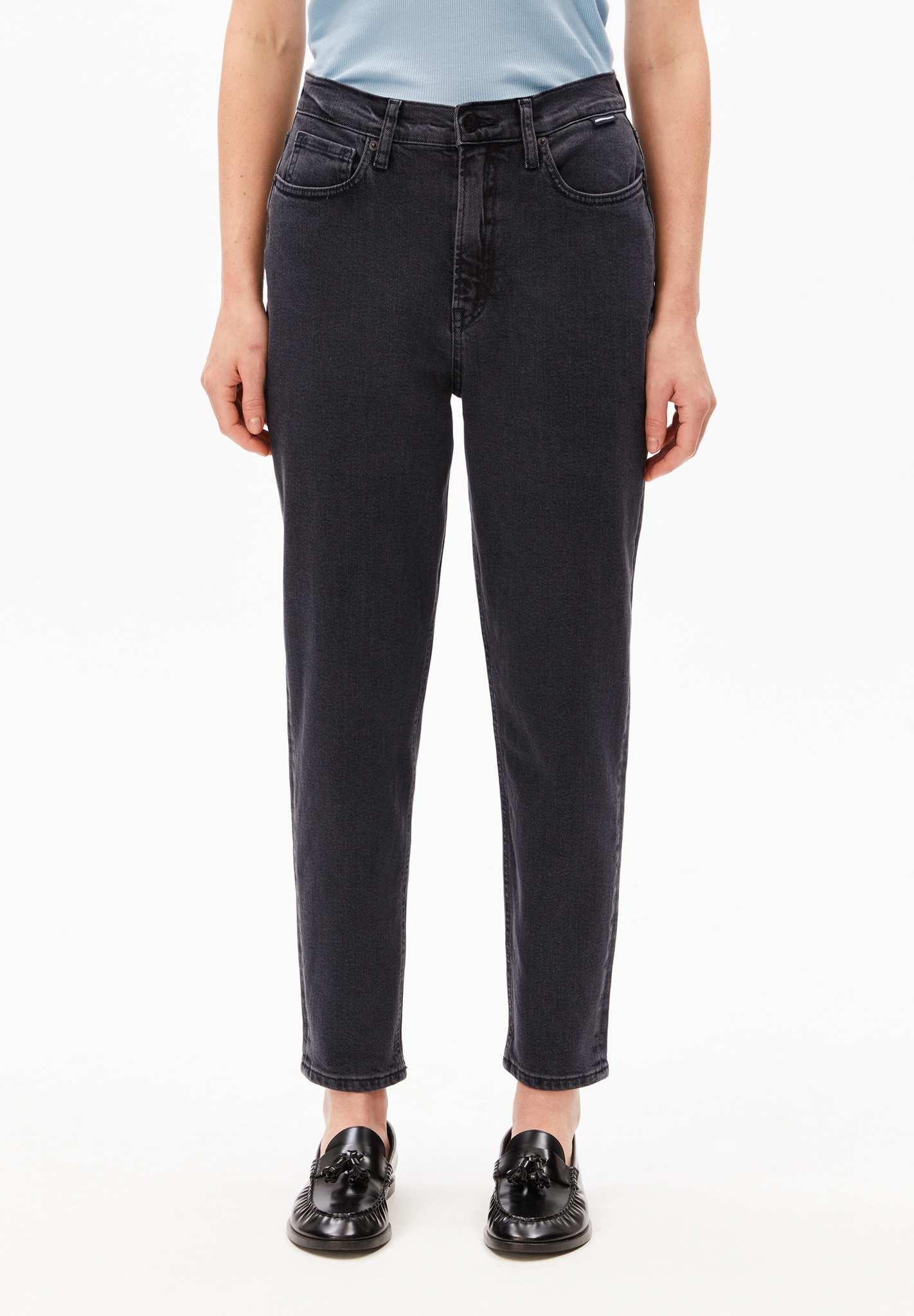 ARMEDANGELS MAIRAA MOM JEANS - Ebony