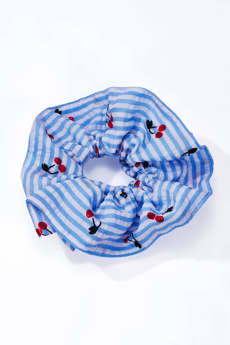 Gestreiftes Scrunchie mit Kirschmuster